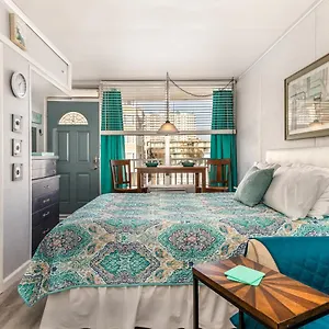  Apartment Ocean Wave
